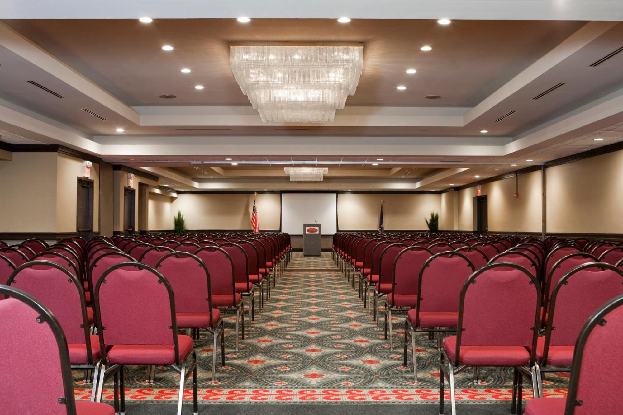 Crowne Plaza Indianapolis-Airport By Ihg Hotel Kültér fotó