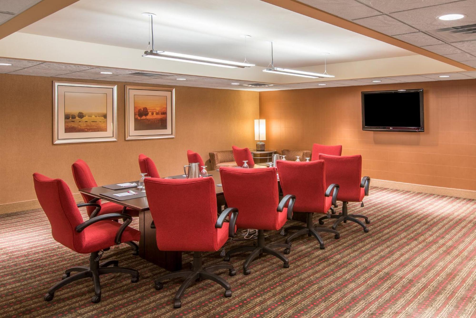 Crowne Plaza Indianapolis-Airport By Ihg Hotel Kültér fotó